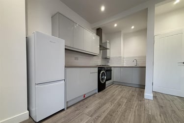 2 bed flat, Salisbury Road, Southsea, Portsmouth, PO49QY - Image 1